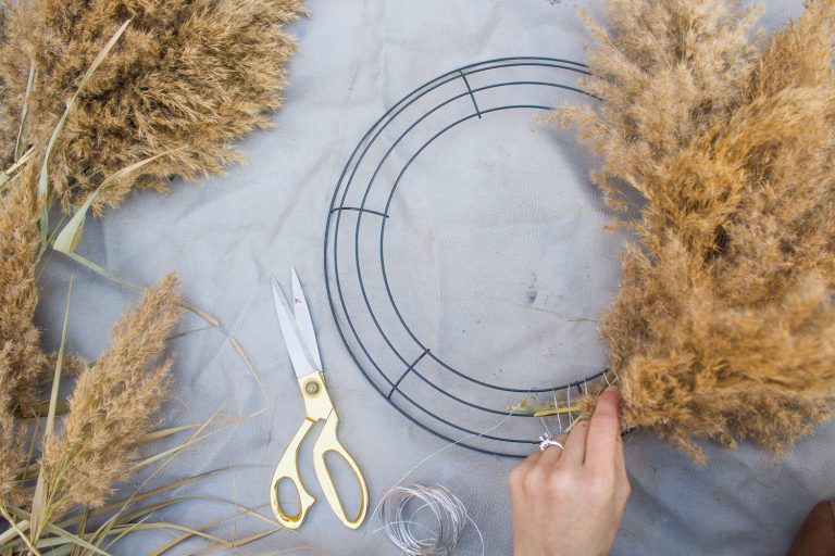 DIY Pampas Grass Wreath Canary Jane